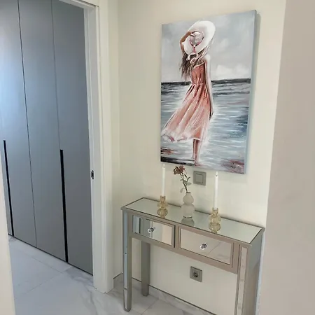 Luxury 2br With Fantastic View Apartmán